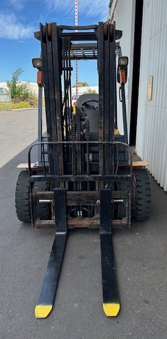 Used equipment: TCM FD25T4C Diesel Forklift