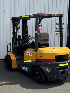 Used equipment: TCM FD25T4C Diesel Forklift