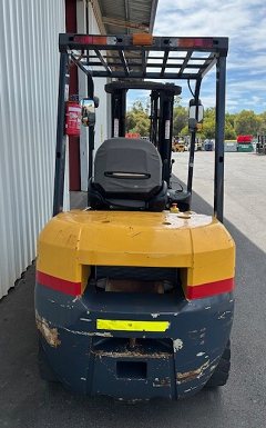 Used equipment: TCM FD25T4C Diesel Forklift