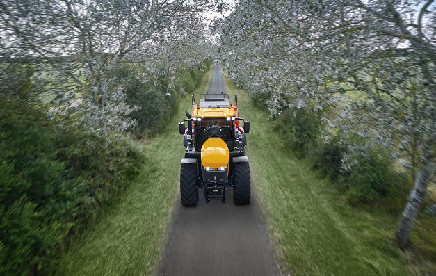 JCB 8000 Series Fastrac iCON
